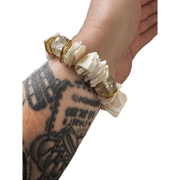 Shell and Glass Bead Stretch Bracelet - Picture 6 of 6